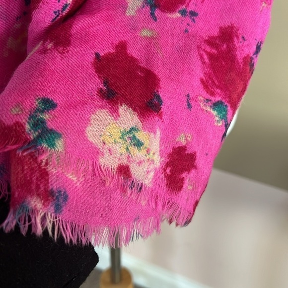 J CREW pink Floral Pashmina - Picture 3 of 4